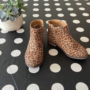 Cat & Jack leopard print booties, kids size 12